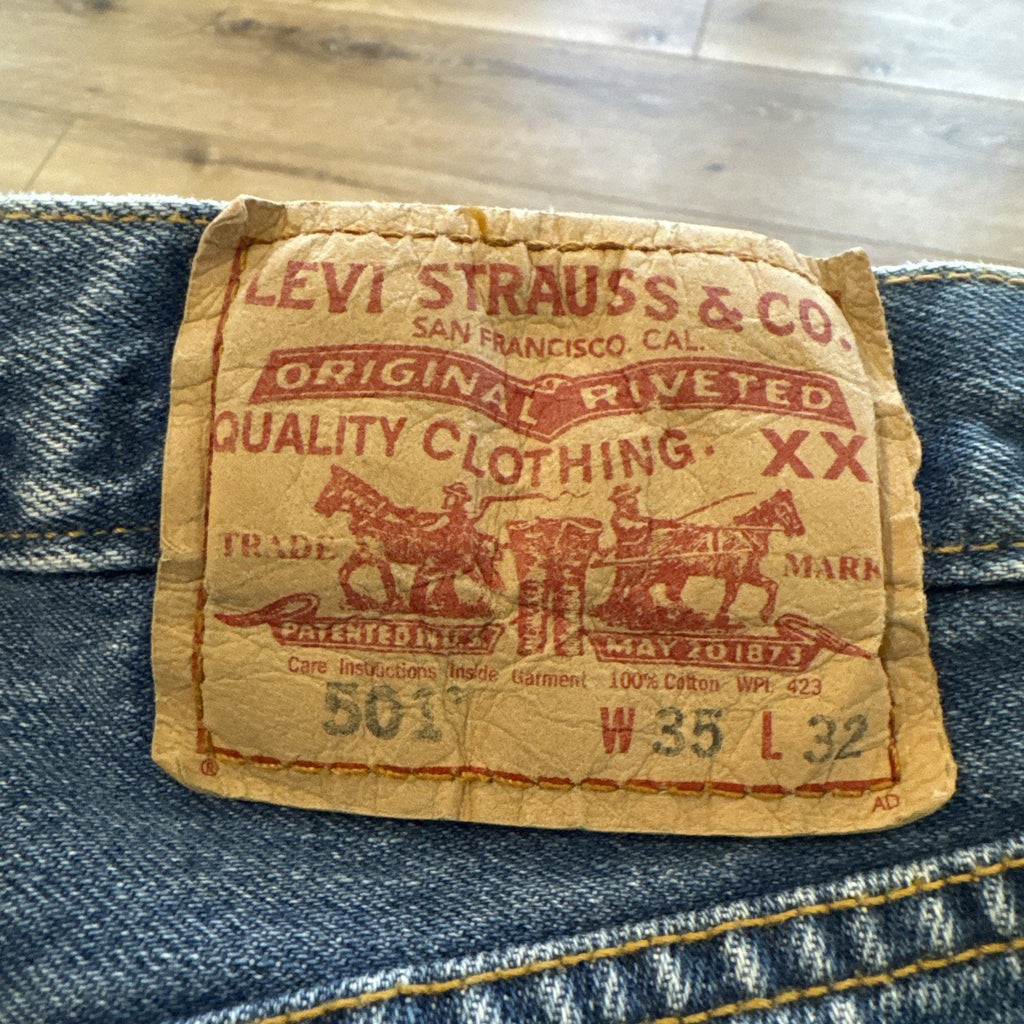 Vintage Levis 501 Jeans Mens 32 x 32 Denim 90s Button Fly Straight Leg