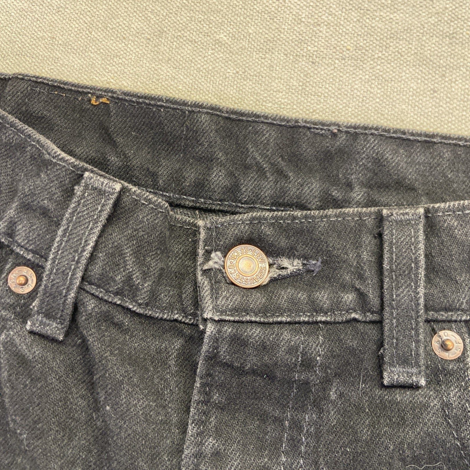 Vintage Levis 550 Jeans Mens 30 x 31 Black Relaxed Fit Straight Leg Denim 90s