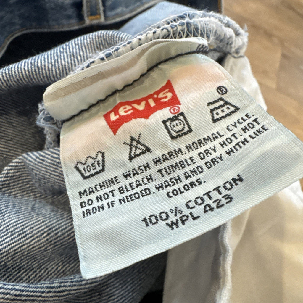 Vintage Levis 501 Jeans Mens 32 x 32 Denim 90s Button Fly Straight Leg