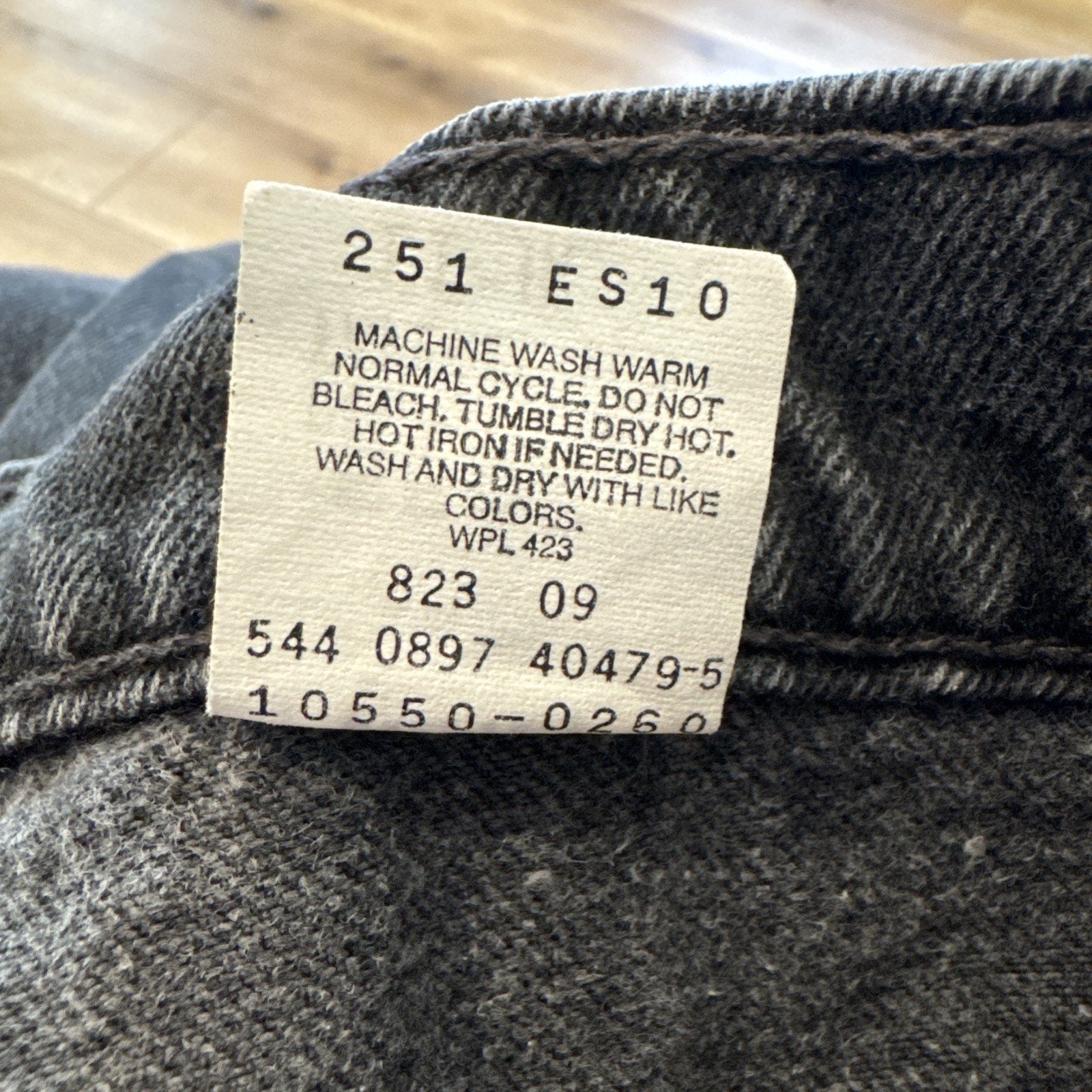 Vintage Levis 550 Jeans Womens 11 Jr 30 x 29 Relaxed Fit Black Denim Tapered Leg