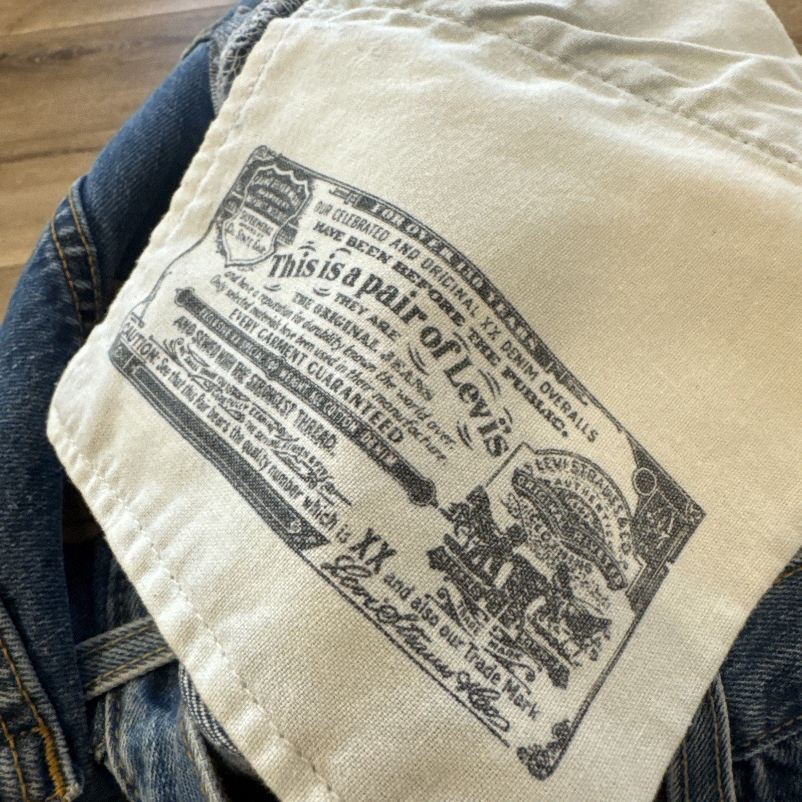 Vintage Levis 501 Jeans Mens 32 x 32 Denim 90s Button Fly Straight Leg